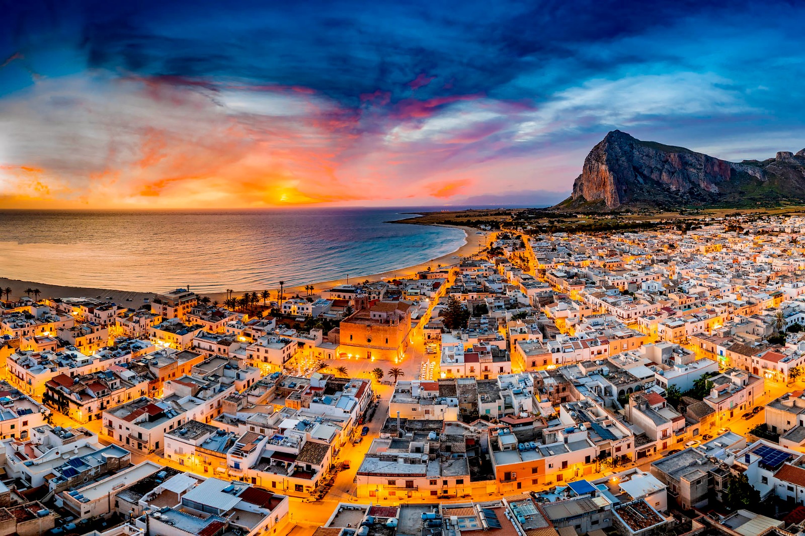 Tramonto panoramico su San Vito lo Capo
